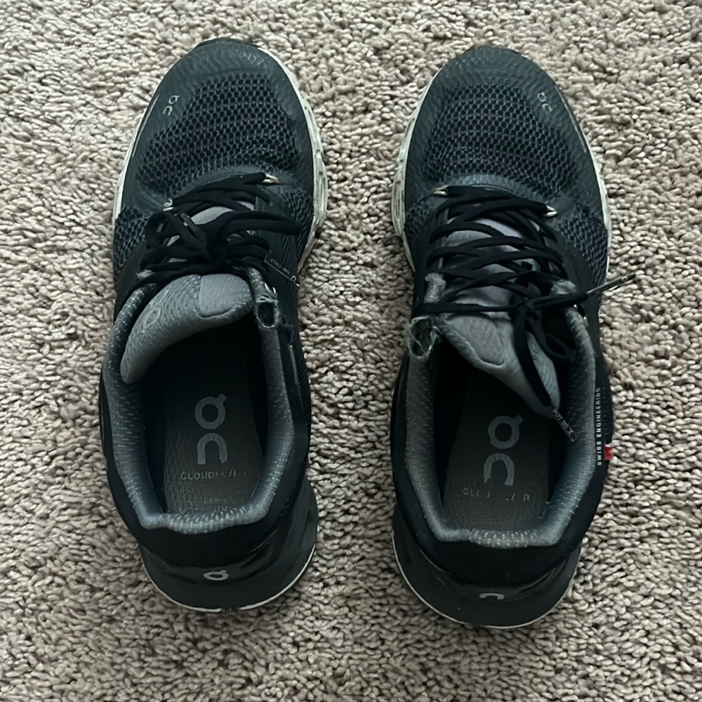Black onclouds